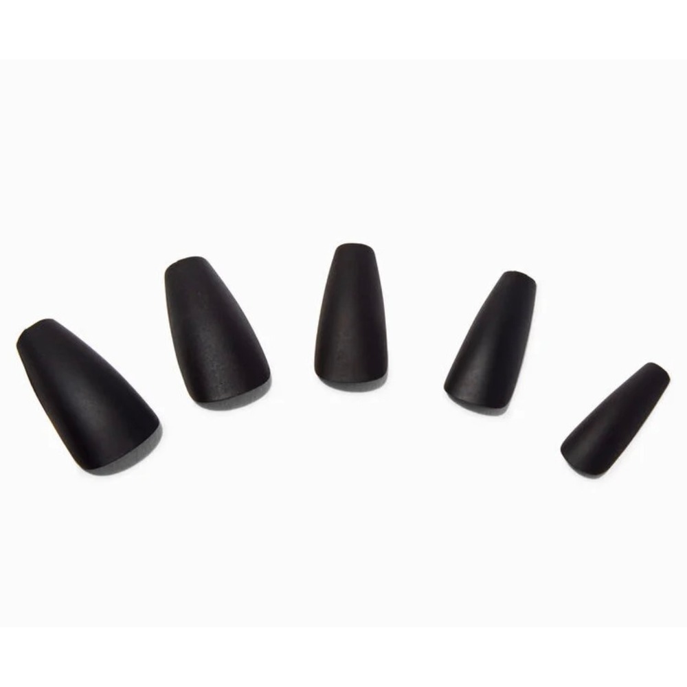 Claires Vegan Matte Black Medium Press‎ On Fake Nails 24 Count